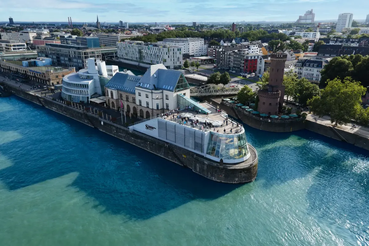 Großformatige Drohnenaufnahme eines ausgewählten Immobilienprojekts in Südbaden
